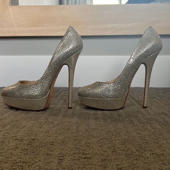 Eros Jimmy Choos- like new. 1/2 size too small for me - Picture 7 of 9